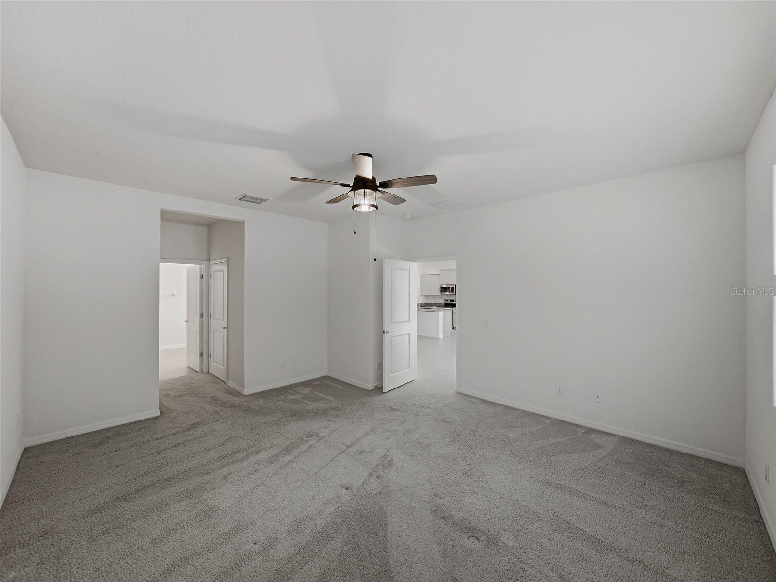 Image 26 of 61 For 12717 Eastpointe Drive