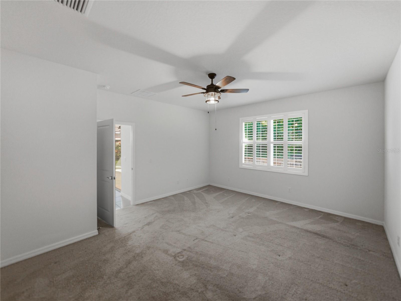 Image 27 of 61 For 12717 Eastpointe Drive