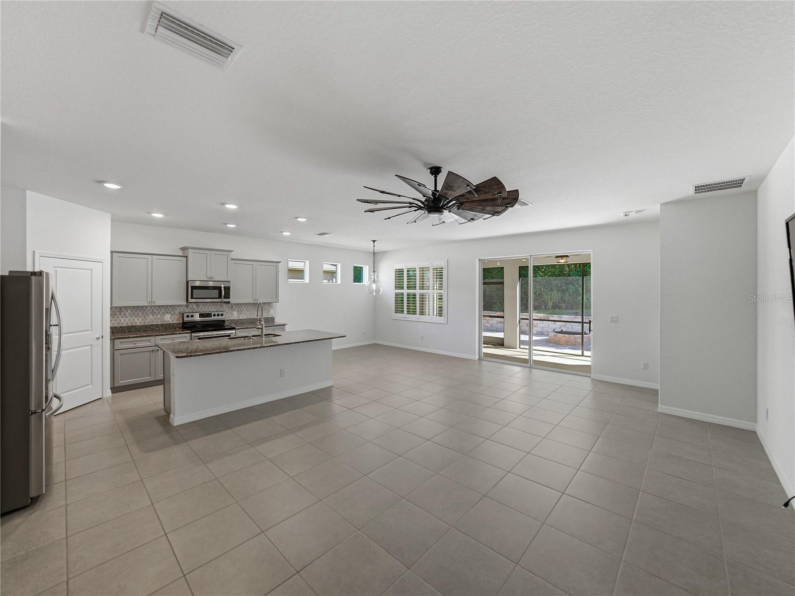 Image 8 of 61 For 12717 Eastpointe Drive