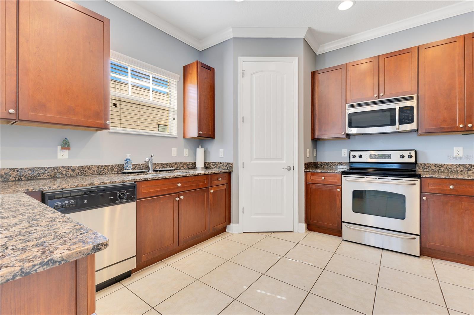 Image 8 of 30 For 4409 Gray Street 5