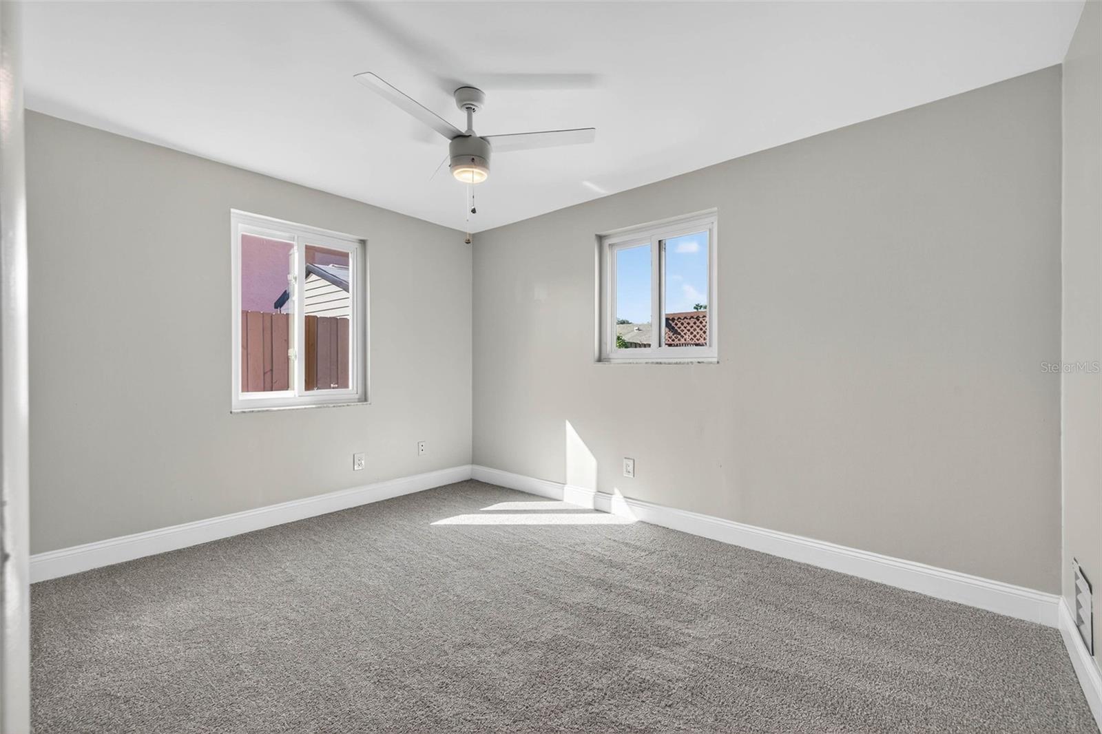 Listing photo id 8 for 11983 106th Court