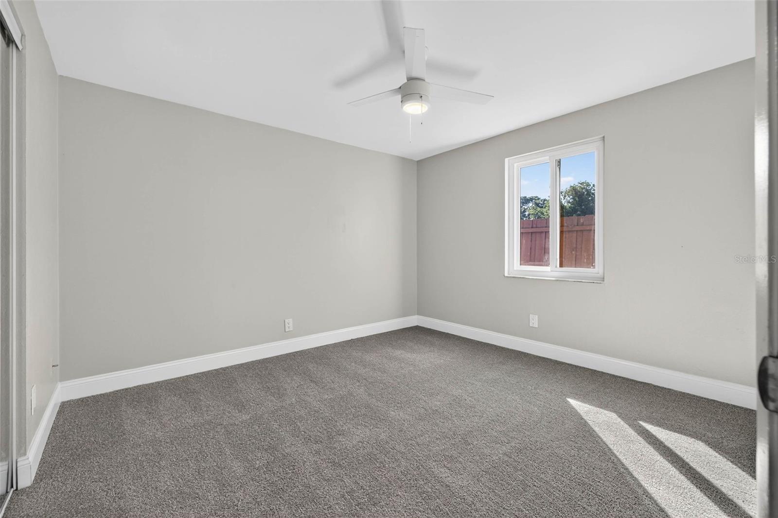Listing photo id 9 for 11983 106th Court