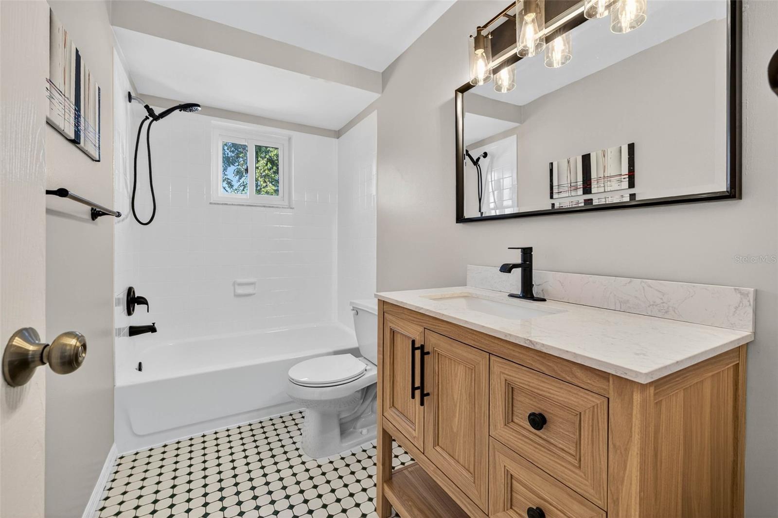 Listing photo id 10 for 11983 106th Court