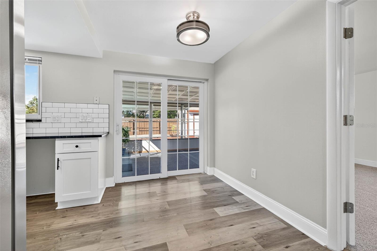 Listing photo id 4 for 11983 106th Court