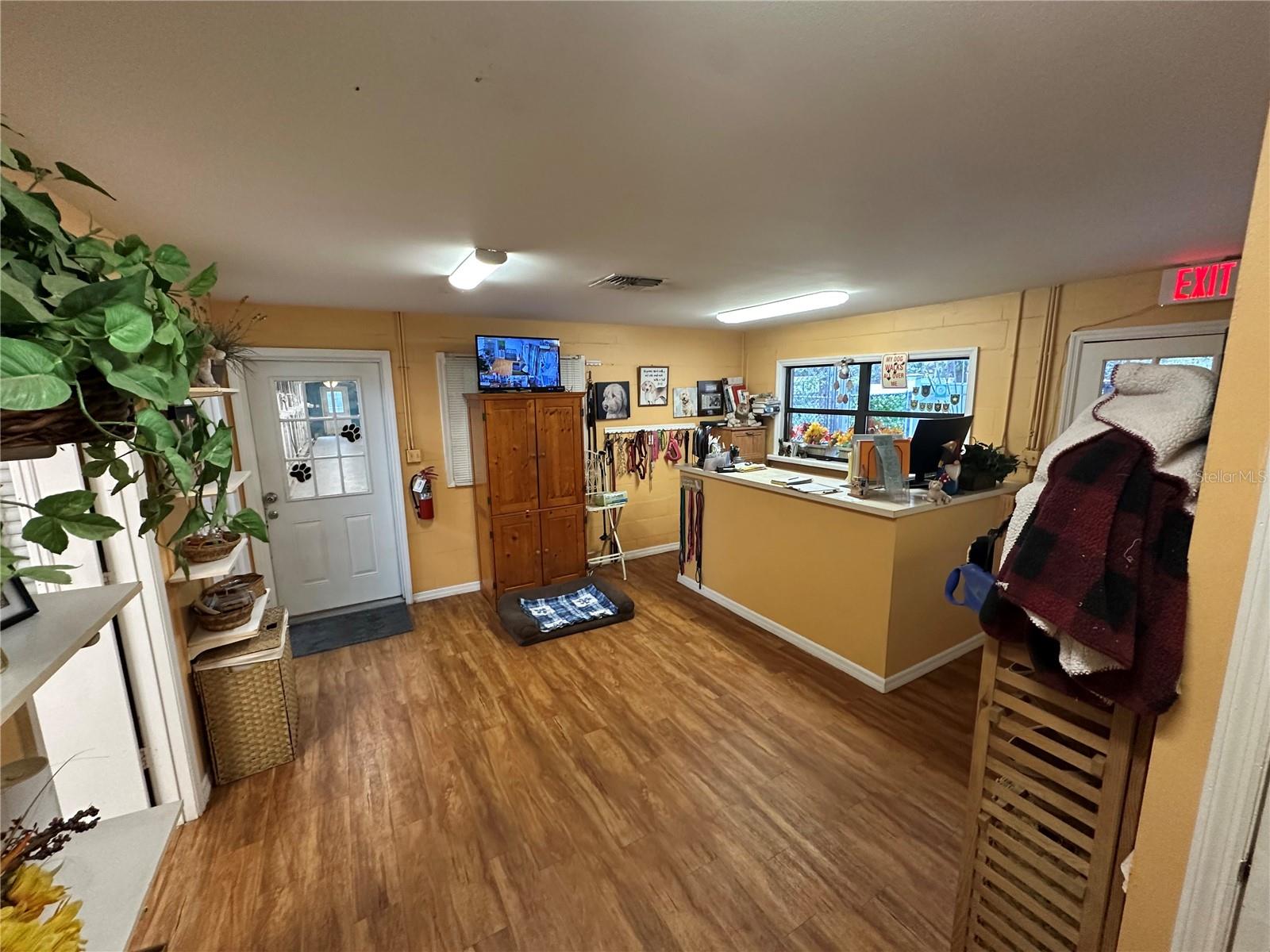 Image 16 of 58 For 24392 Lanark Road