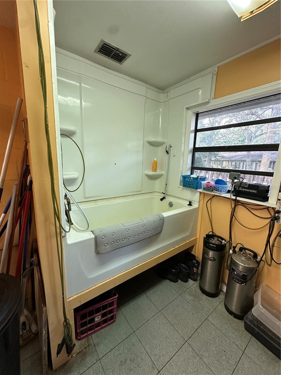 Image 18 of 58 For 24392 Lanark Road