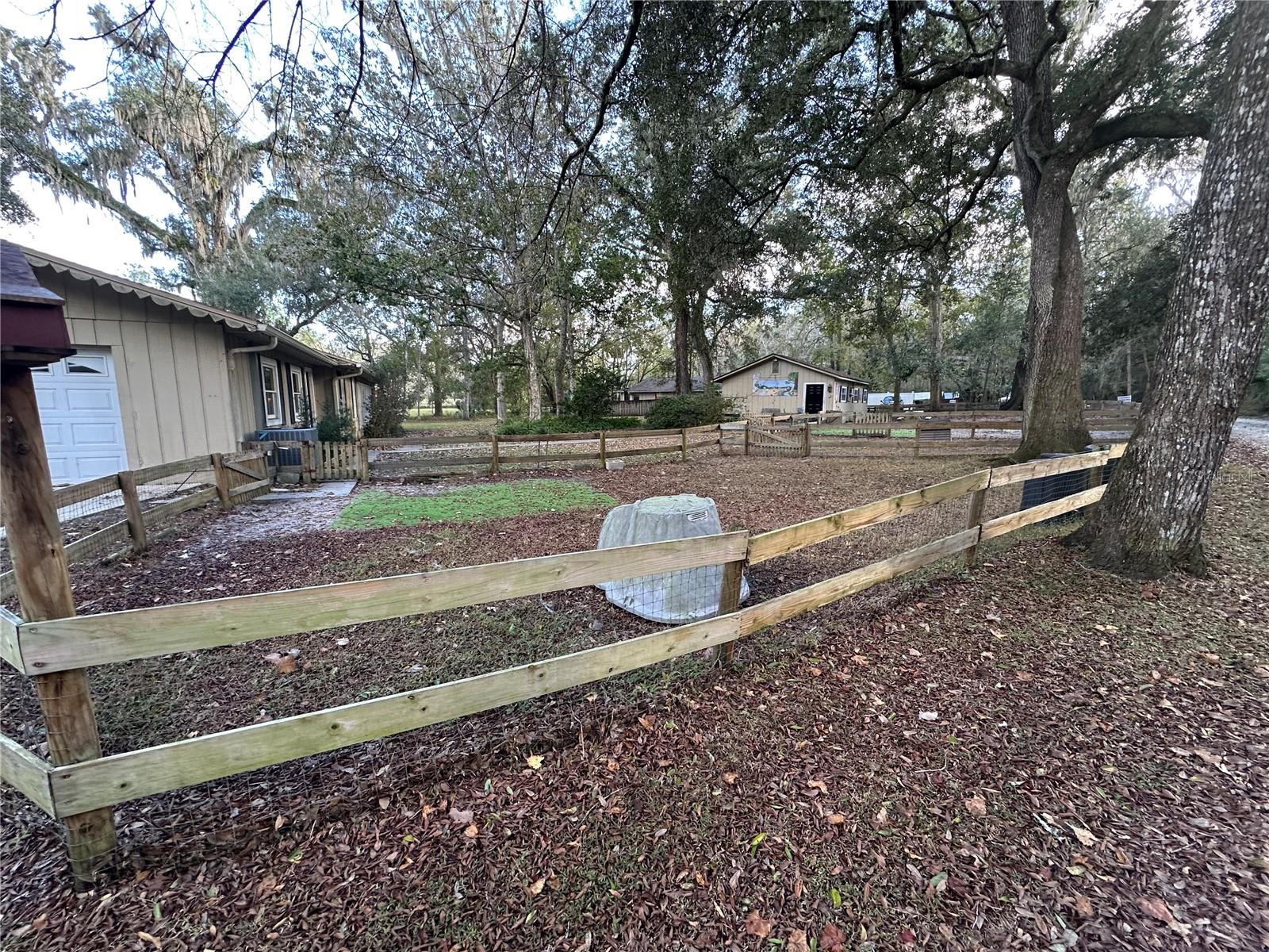 Image 31 of 58 For 24392 Lanark Road