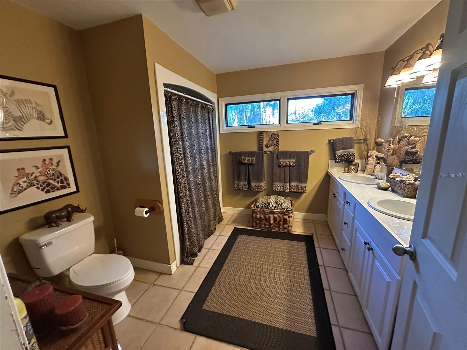 Image 36 of 58 For 24392 Lanark Road