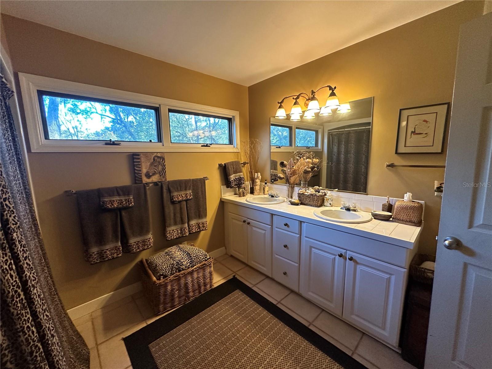 Image 38 of 58 For 24392 Lanark Road