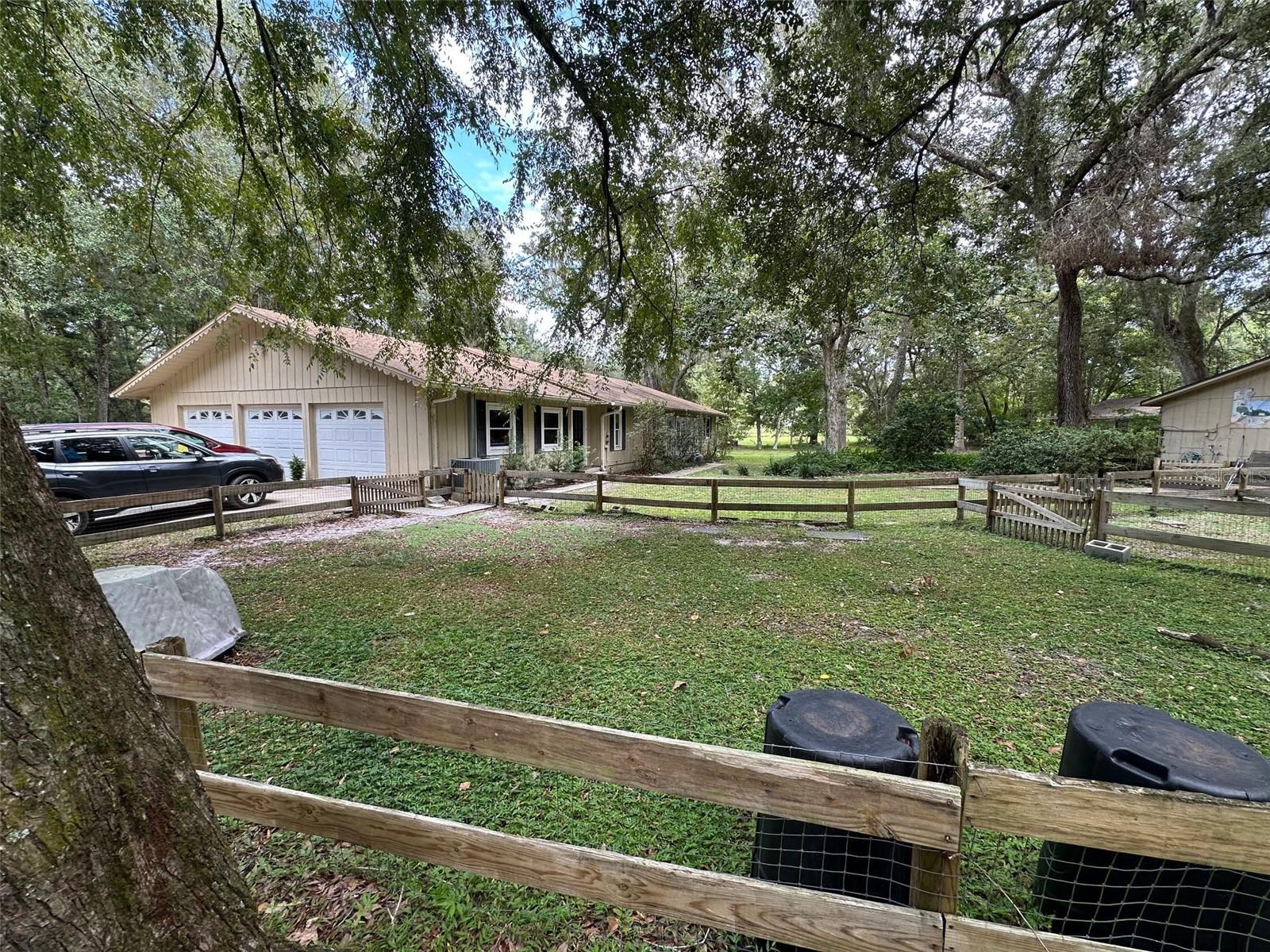 Image 5 of 14 For 24392 Lanark Road
