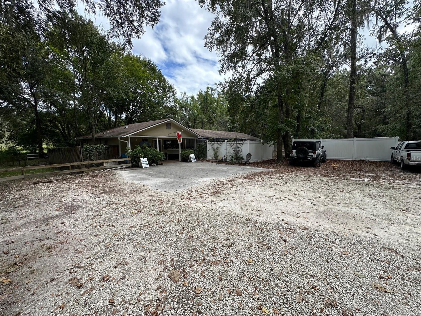 Image 9 of 14 For 24392 Lanark Road