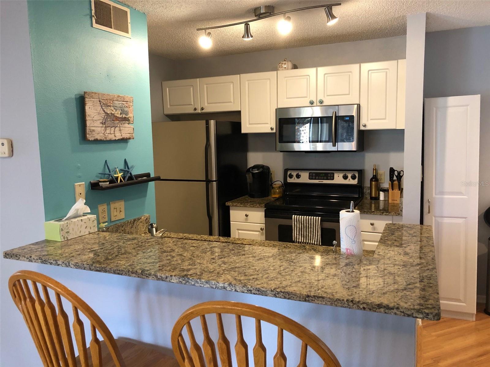 Image 3 of 11 For 115 112th Avenue Ne 104