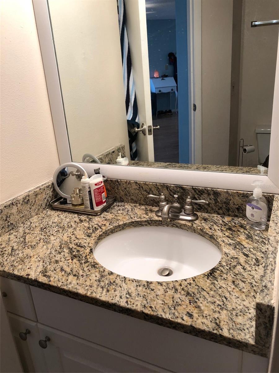 Image 6 of 11 For 115 112th Avenue Ne 104