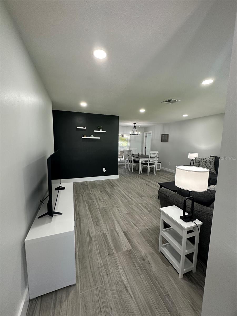 Image 4 of 34 For 10591 110th Way