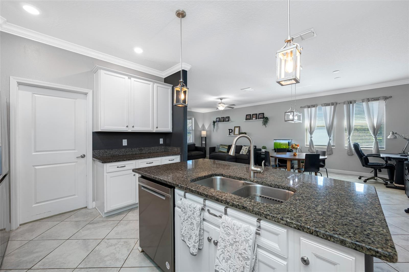 Image 16 of 75 For 9205 Shadyside Lane