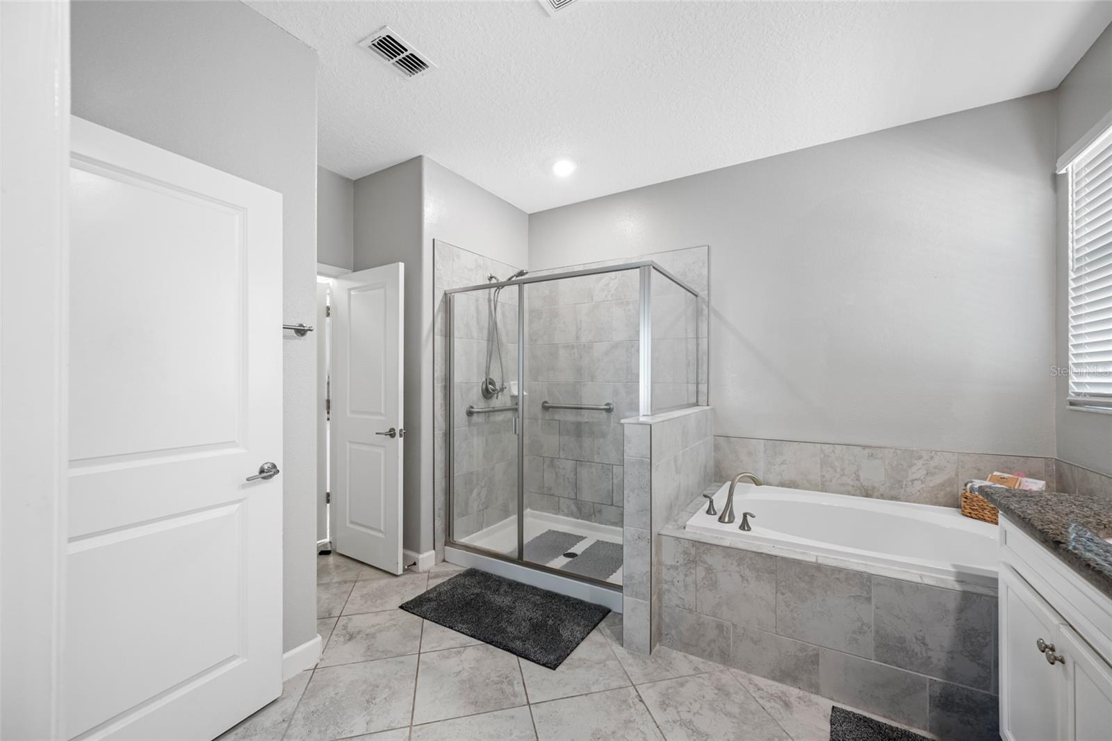 Image 22 of 75 For 9205 Shadyside Lane