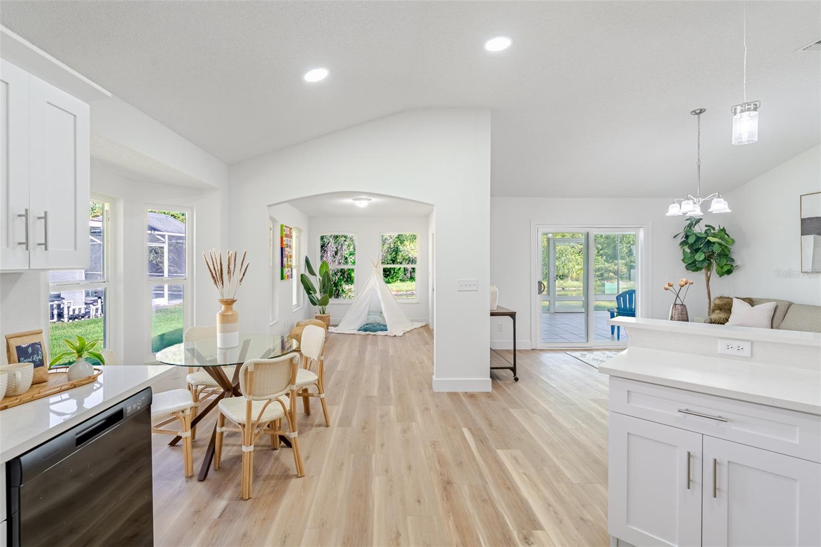 Image 14 of 34 For 315 Tavernier Drive