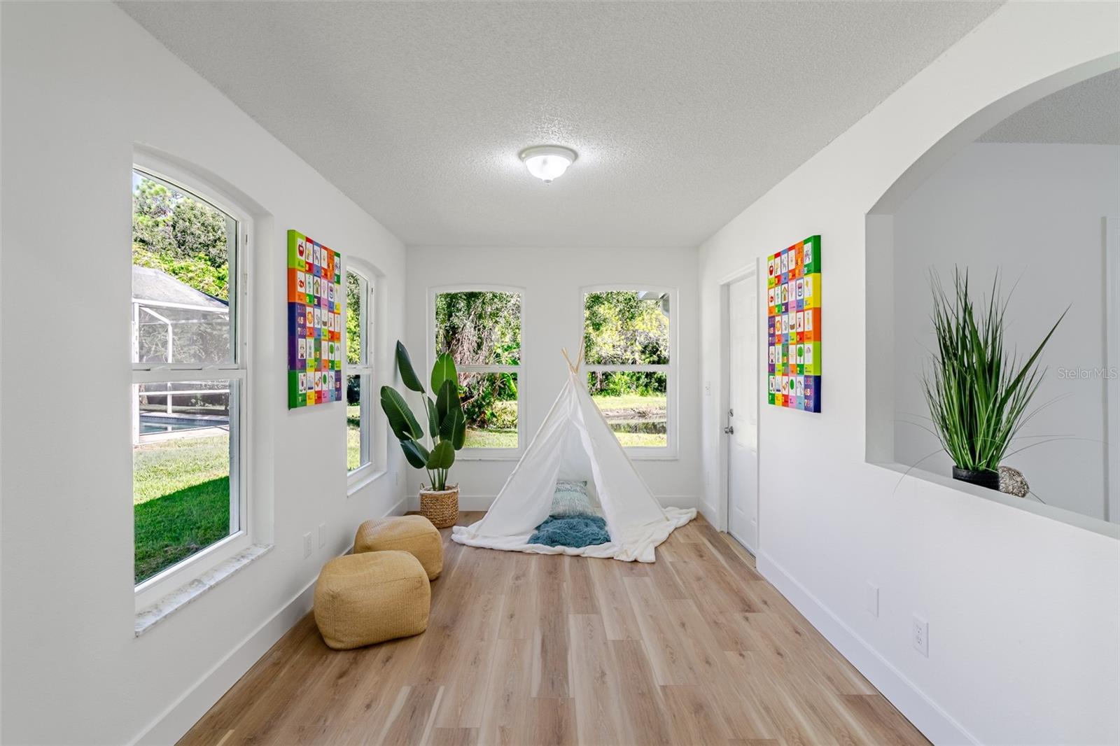 Image 16 of 34 For 315 Tavernier Drive