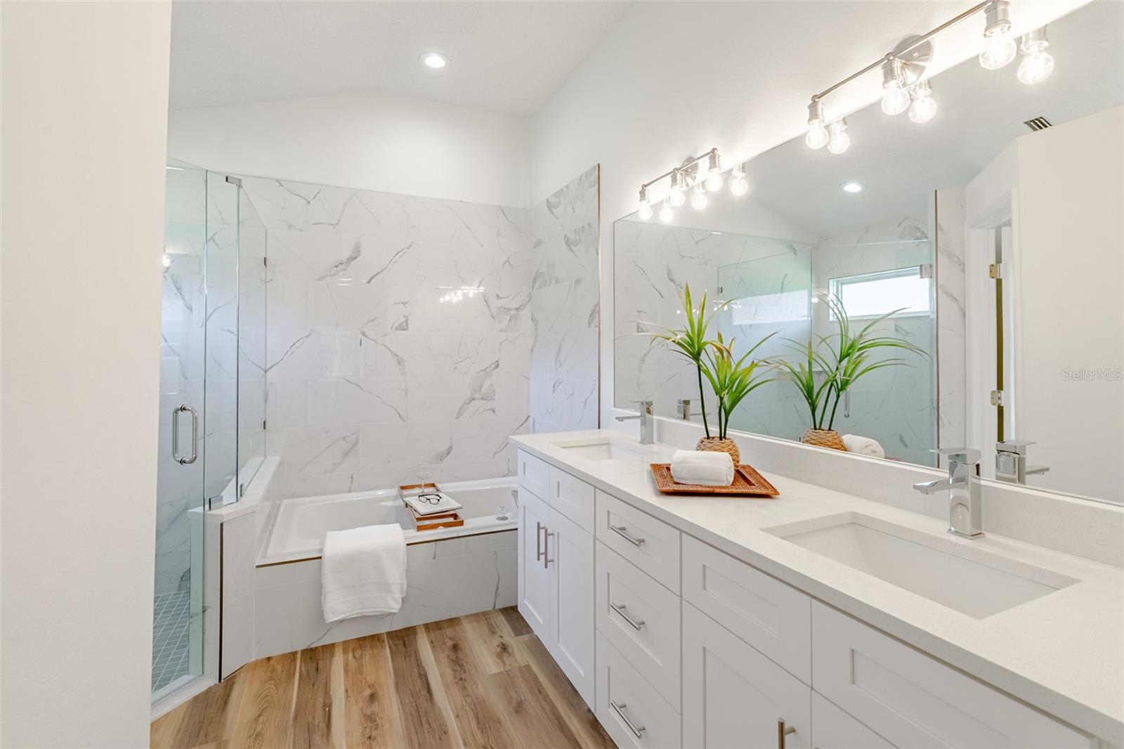 Image 19 of 34 For 315 Tavernier Drive