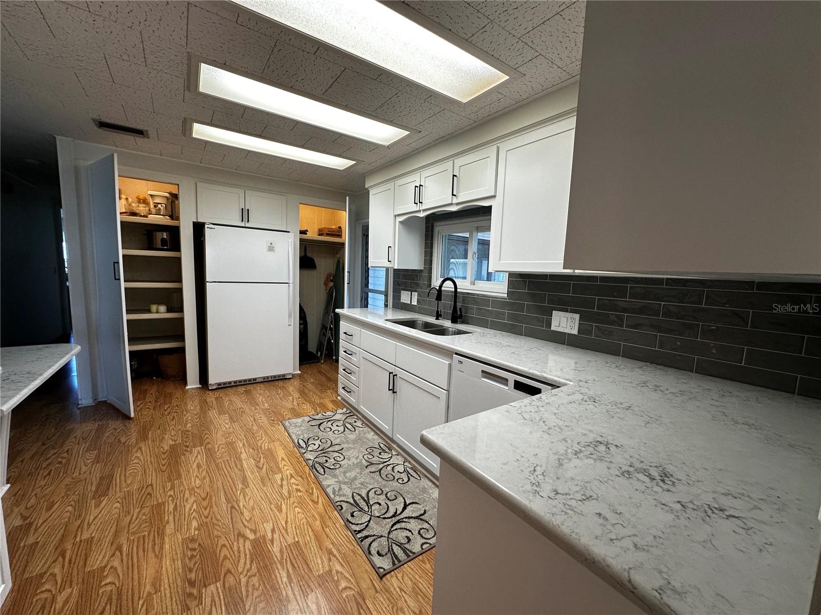 Image 7 of 56 For 1100 Belcher Road S 523