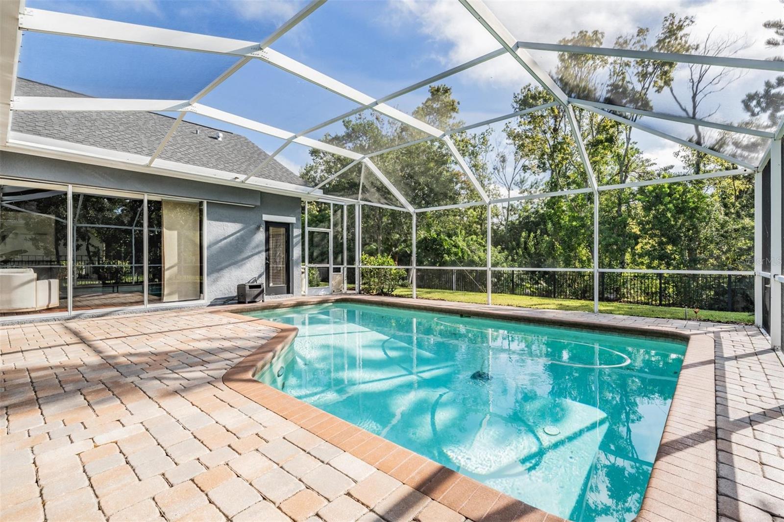 Image 20 of 35 For 10552 Greencrest Drive