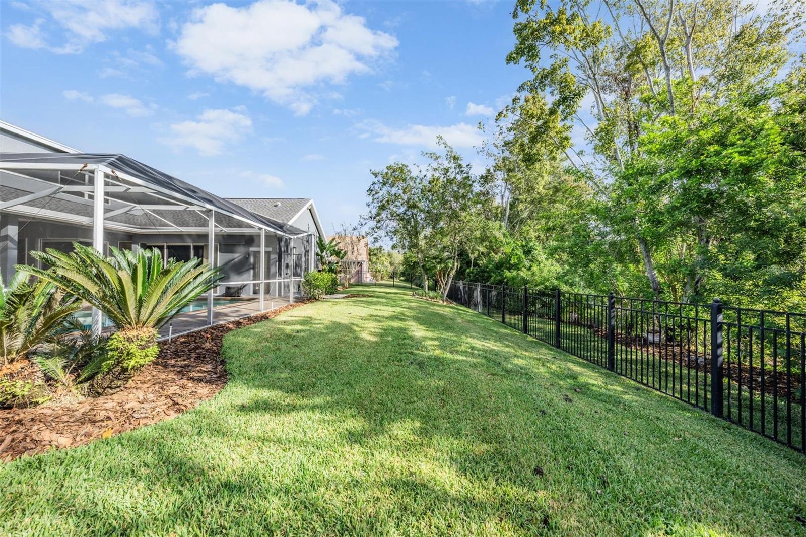 Image 21 of 35 For 10552 Greencrest Drive