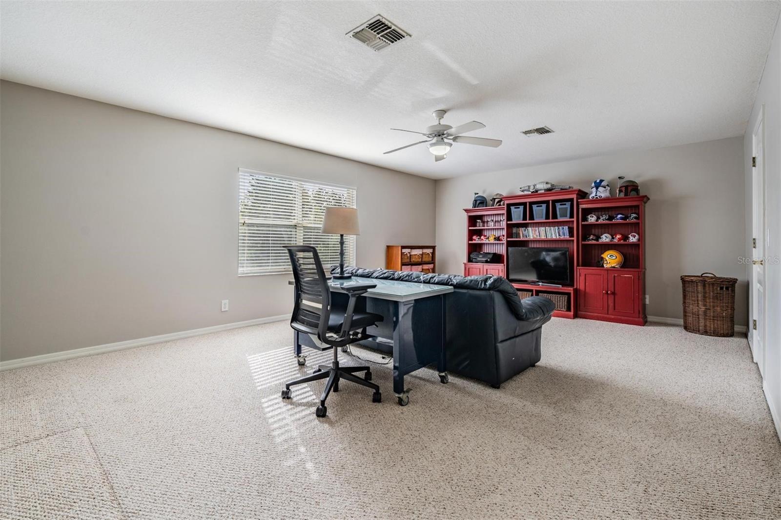 Image 25 of 35 For 10552 Greencrest Drive