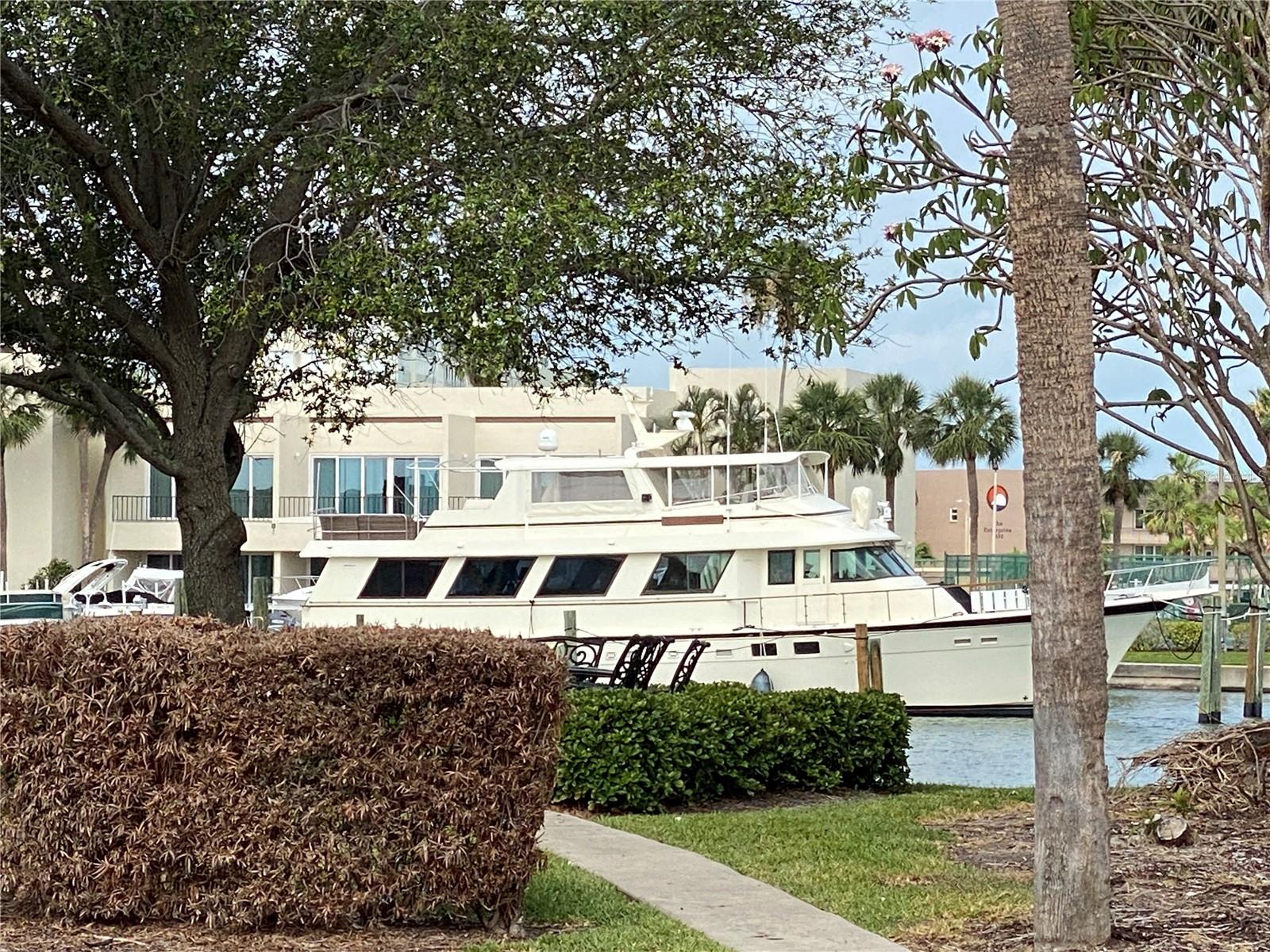 Image 4 of 45 For 7425 Bay Island Drive S 203