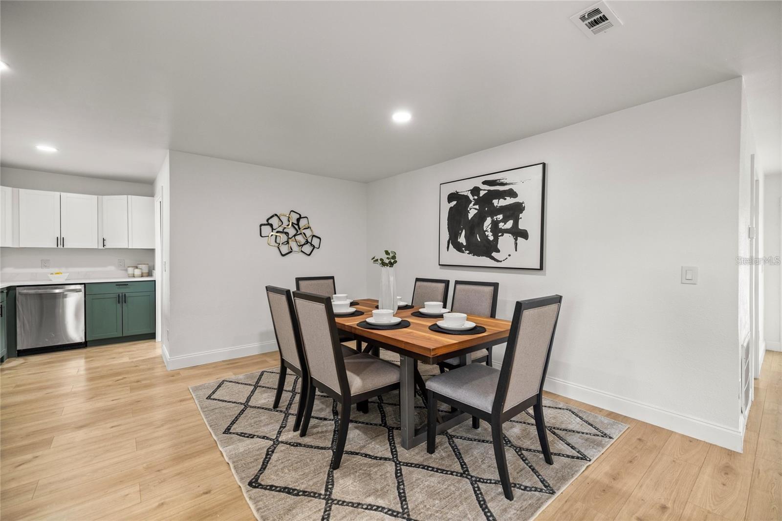 Image 11 of 33 For 1218 4th Avenue