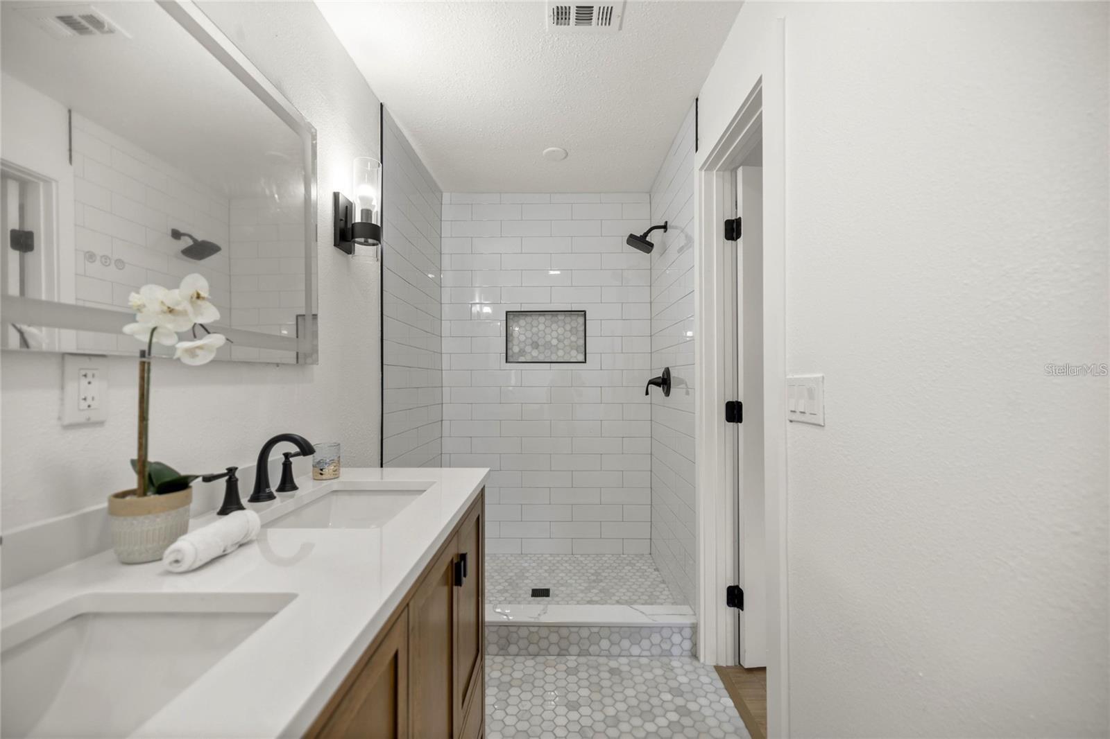 Image 19 of 33 For 1218 4th Avenue