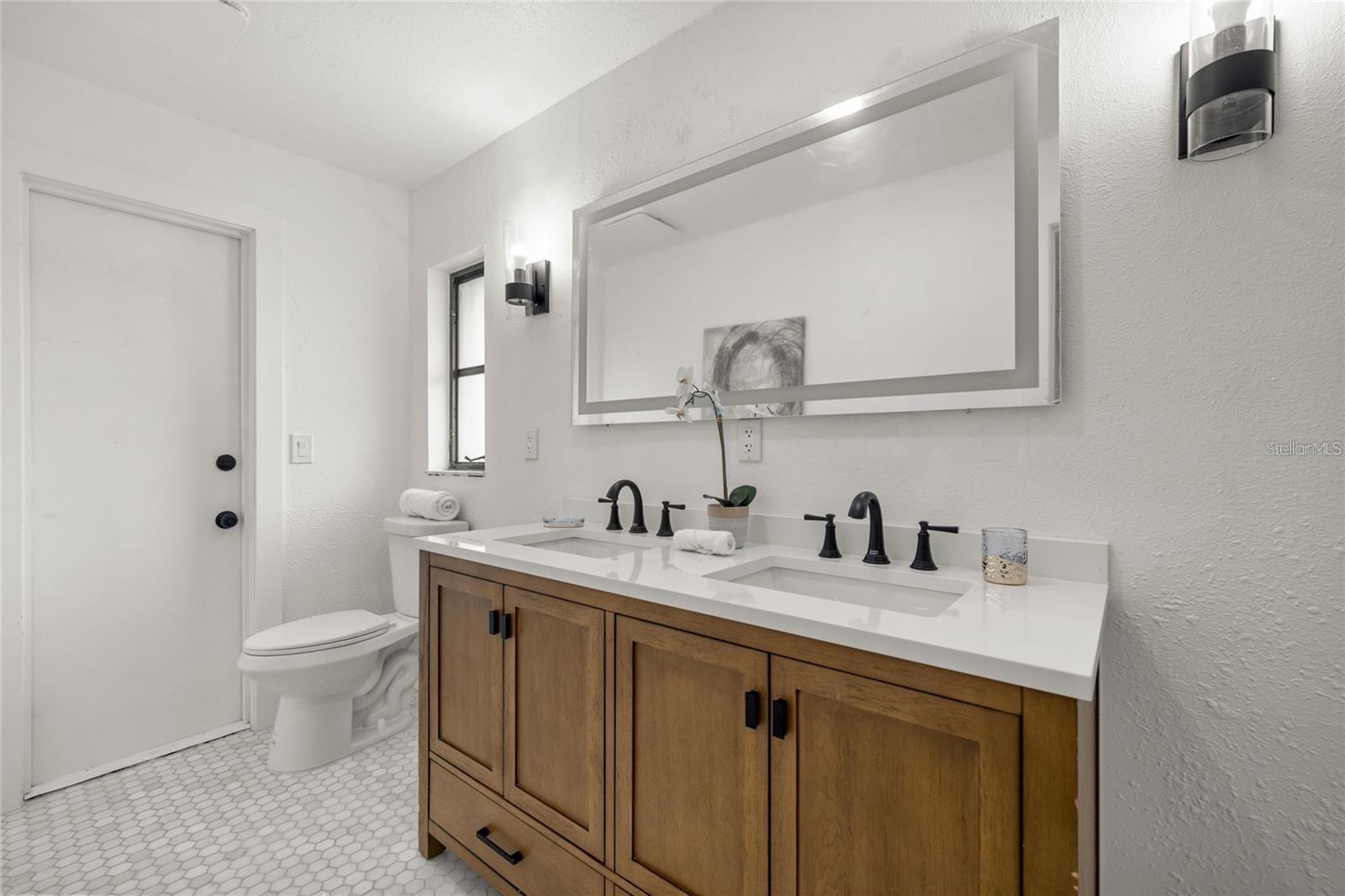 Image 20 of 33 For 1218 4th Avenue