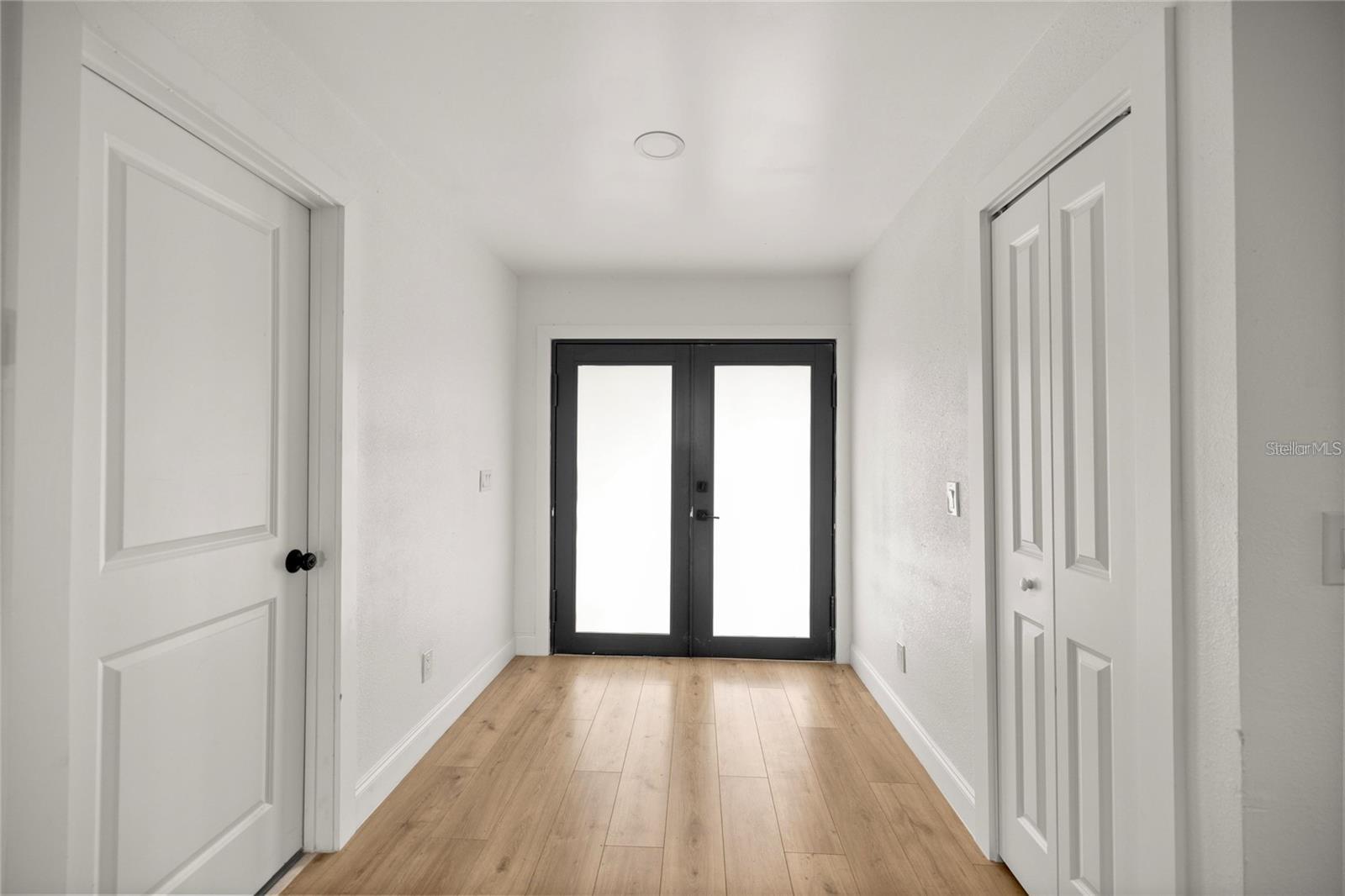 Image 6 of 33 For 1218 4th Avenue