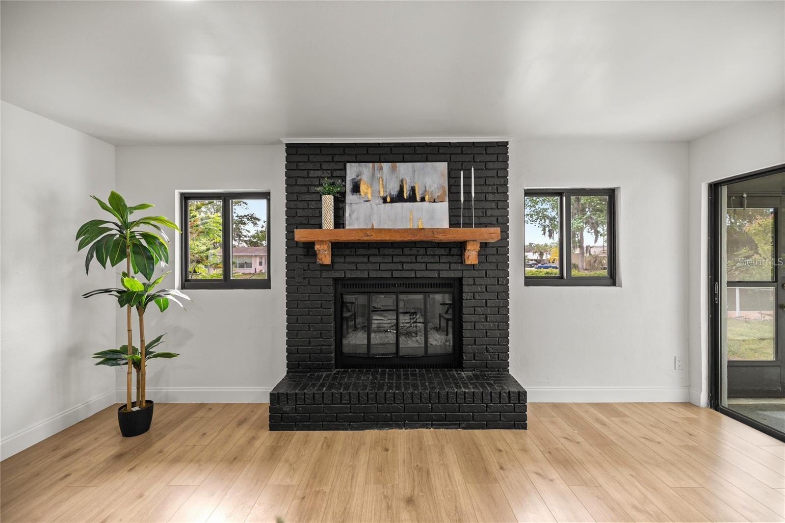 Image 9 of 33 For 1218 4th Avenue