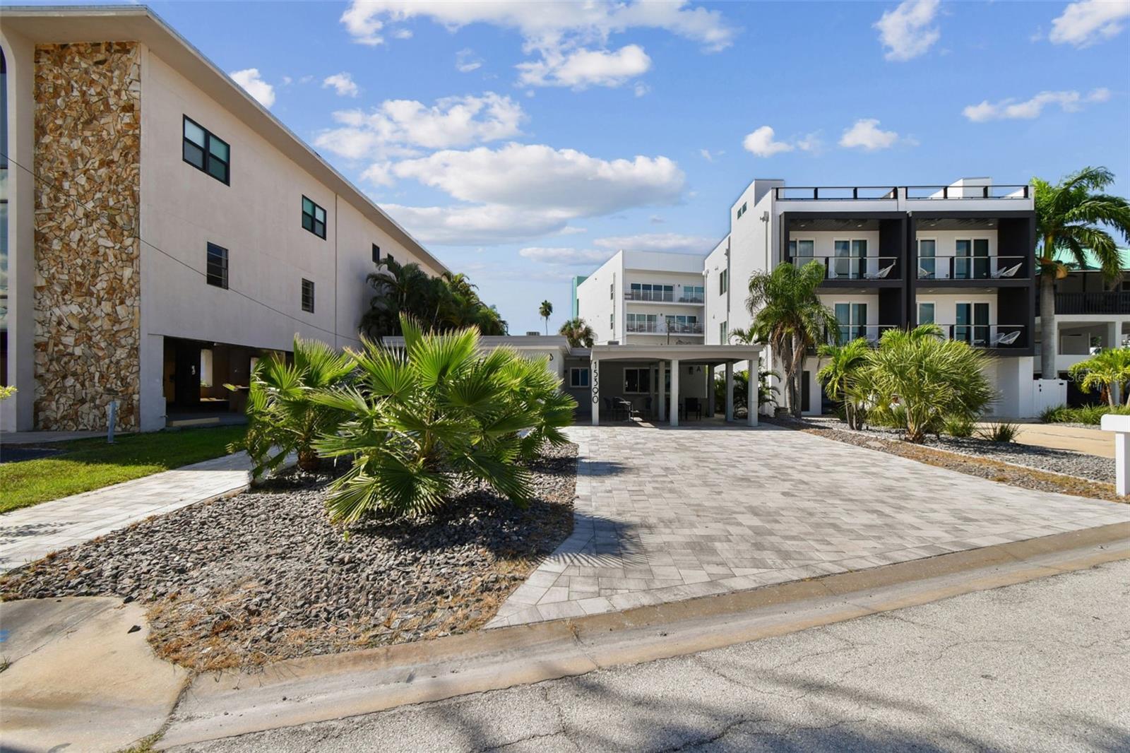 Image 4 of 96 For 15390 2nd Street E