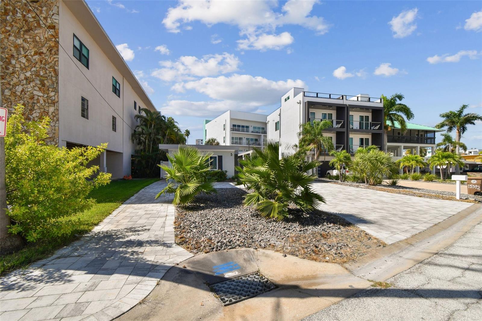 Image 5 of 96 For 15390 2nd Street E