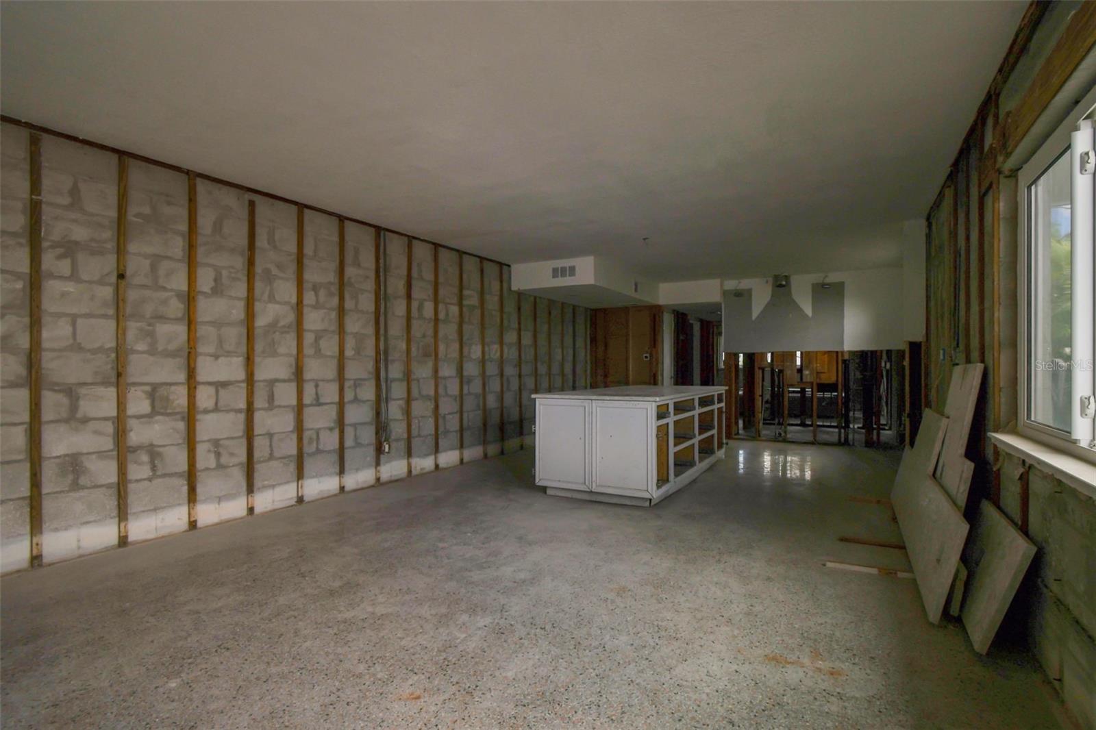 Image 54 of 96 For 15390 2nd Street E