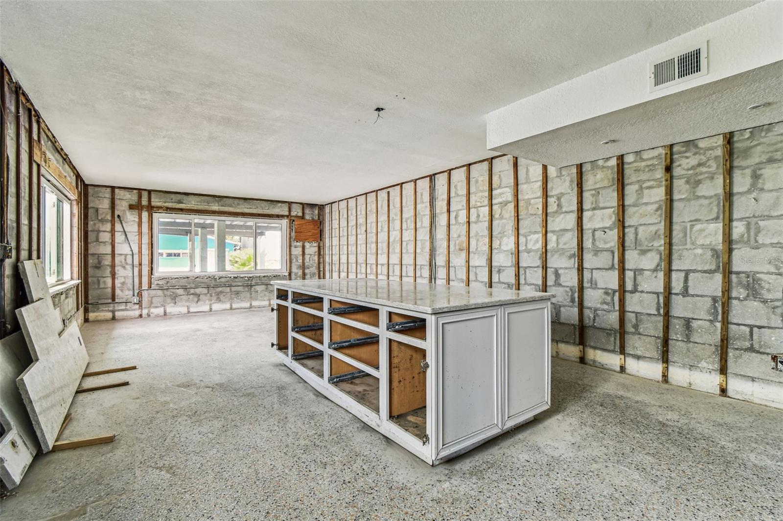 Image 61 of 96 For 15390 2nd Street E