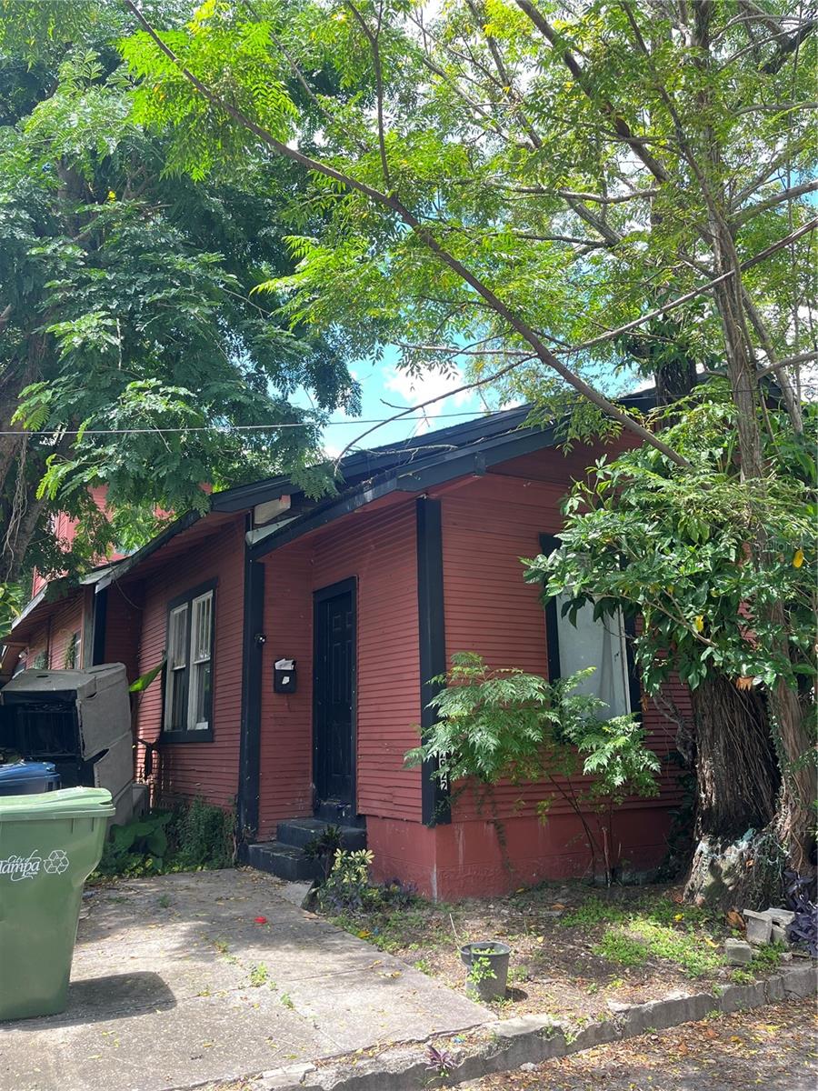 Listing Details for 2922 12th Street, TAMPA, FL 33605