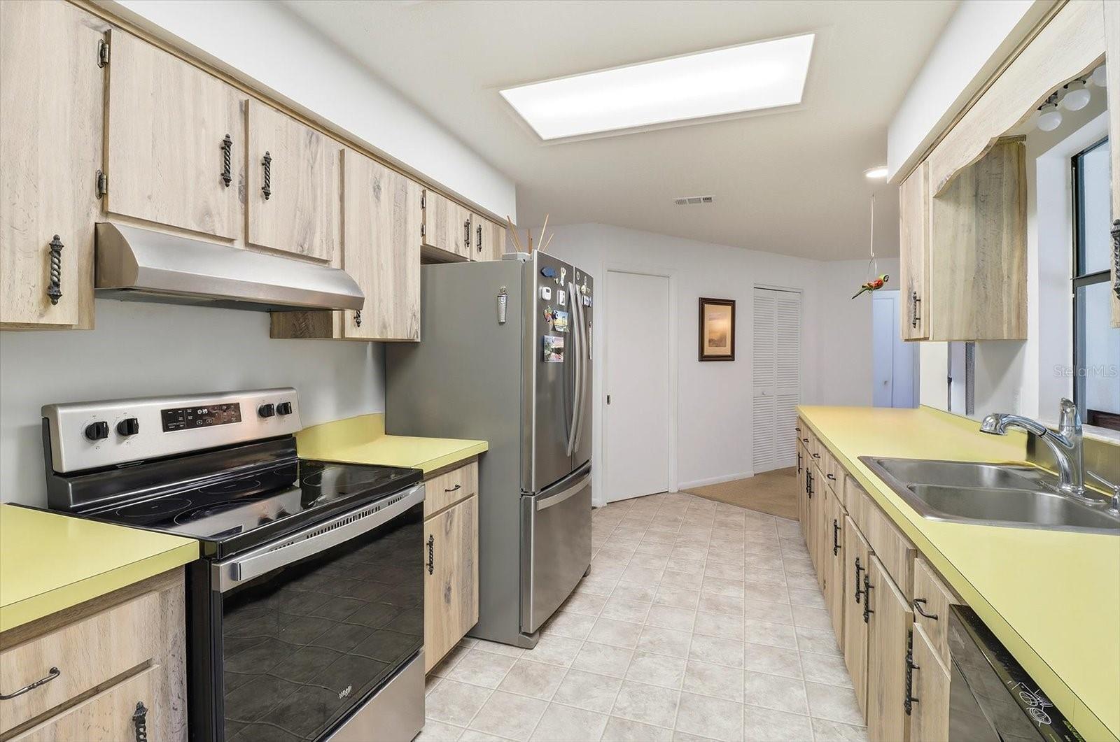 Image 3 of 50 For 3103 Bay Berry Point