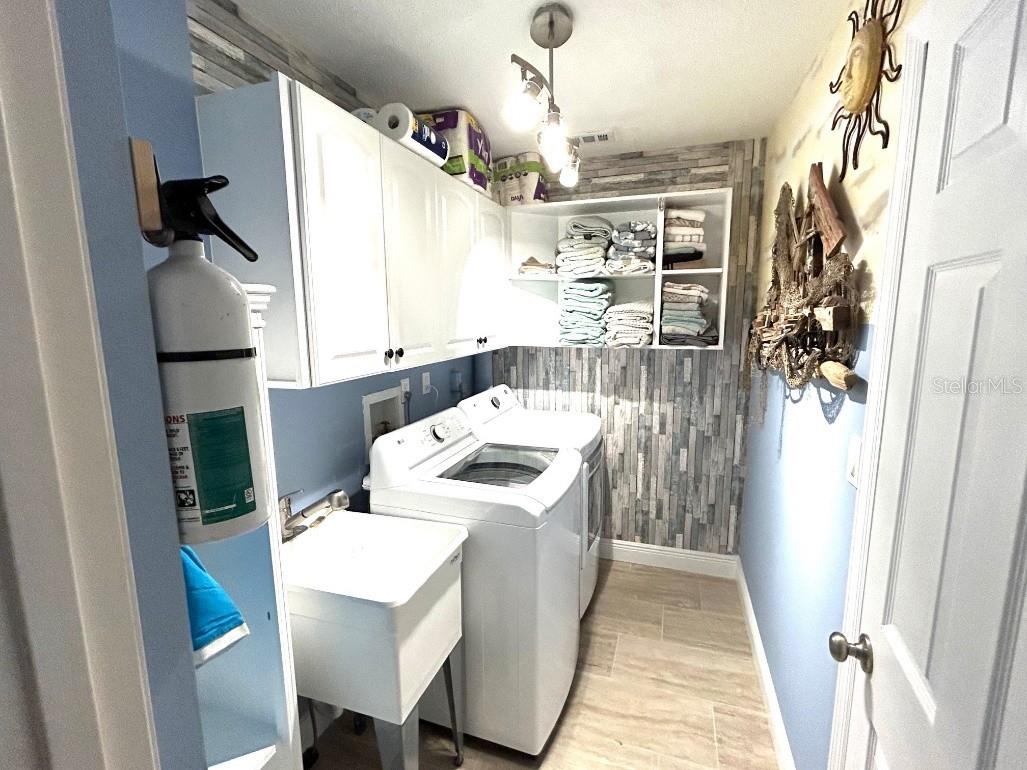 Image 19 of 29 For 1031 Anclote Drive