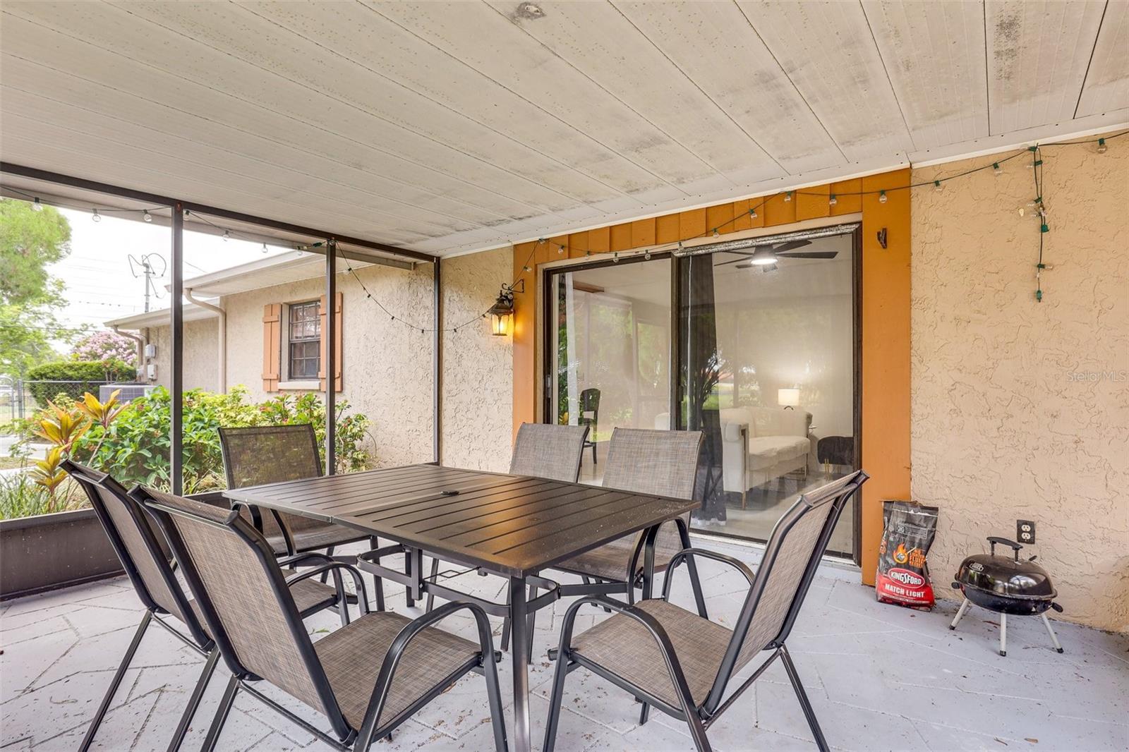 Listing photo id 24 for 920 Lakeview Drive