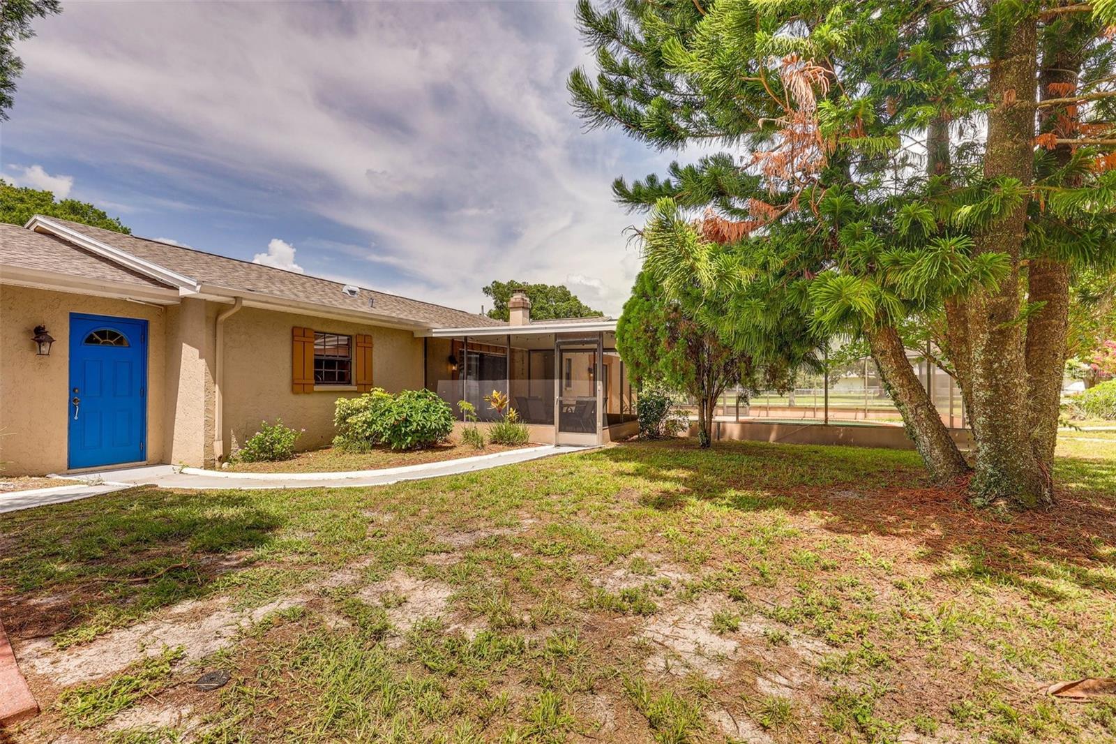 Listing photo id 31 for 920 Lakeview Drive