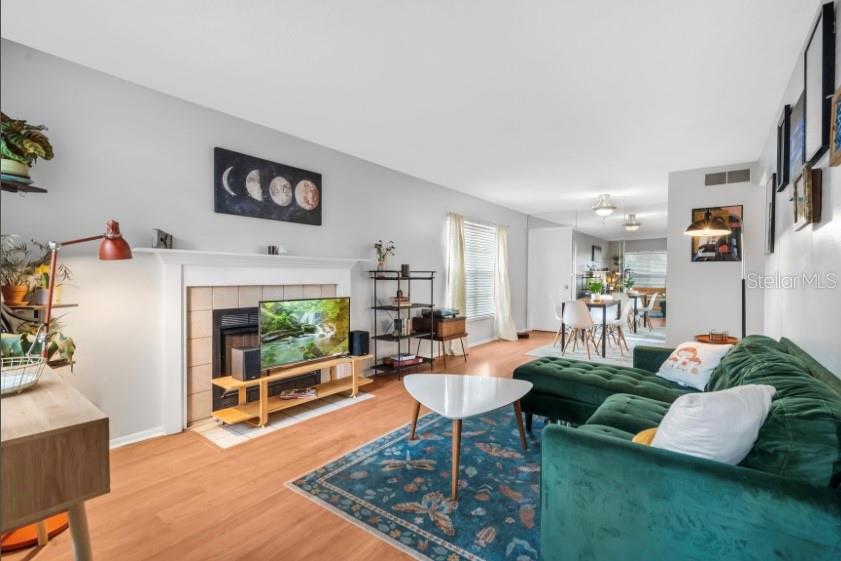 Image 4 of 15 For 4004 Dream Oak Place 102