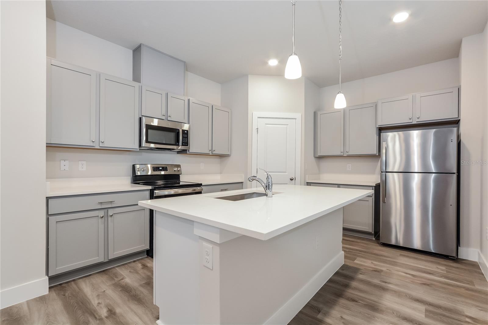 Image 6 of 17 For 804 Voorhis Avenue