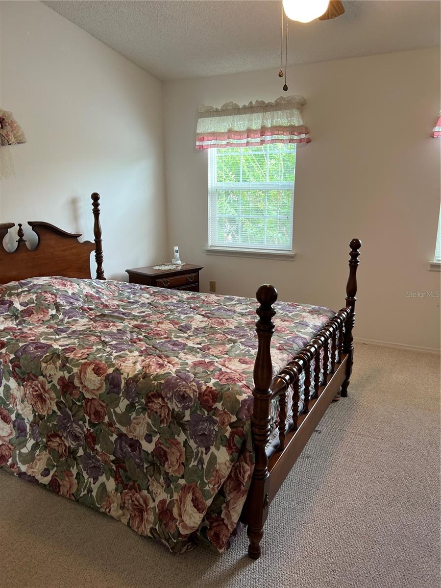 Image 19 of 34 For 7616 Colonial Court