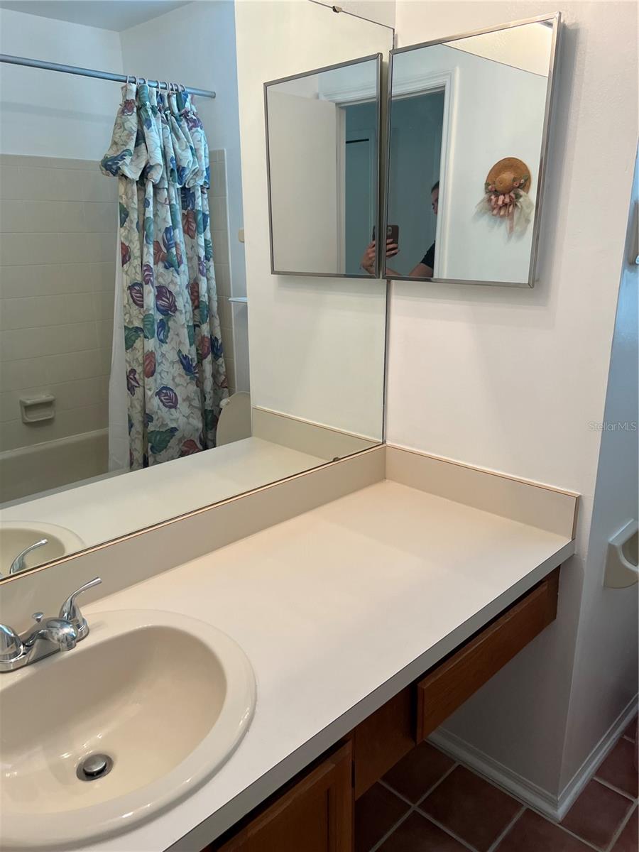 Image 22 of 34 For 7616 Colonial Court