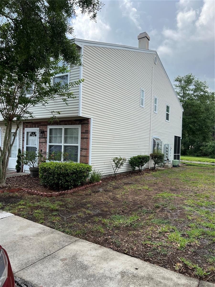 Image 30 of 34 For 7616 Colonial Court