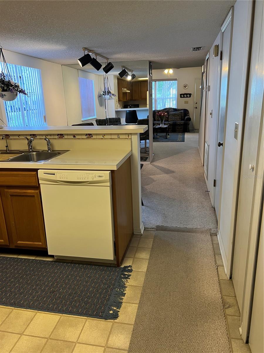 Image 9 of 34 For 7616 Colonial Court