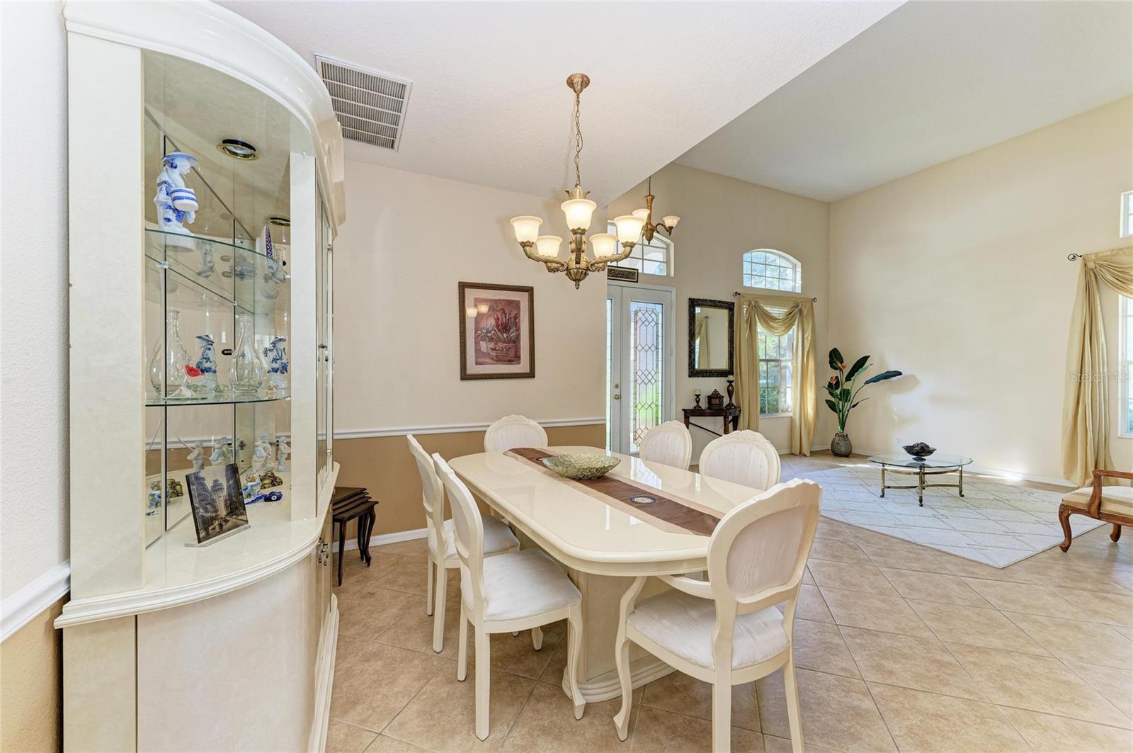 Listing photo id 9 for 17823 Arbor Creek Drive