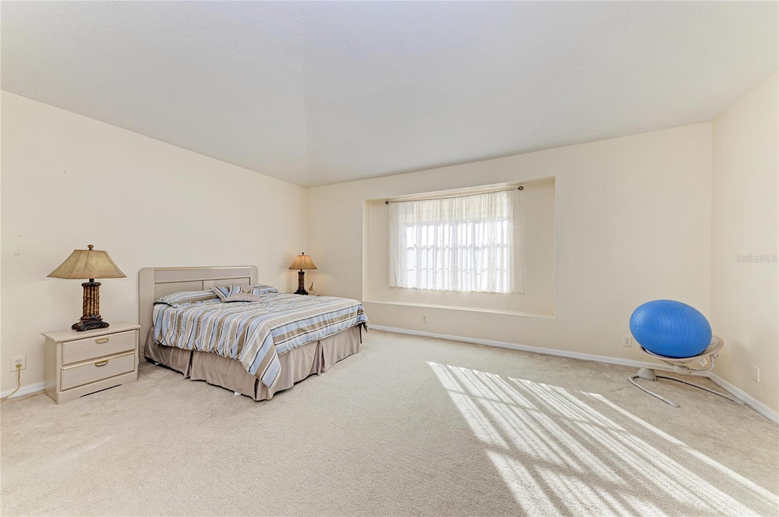 Listing photo id 34 for 17823 Arbor Creek Drive